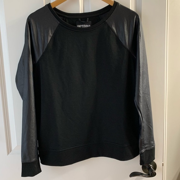 Victoria’s Secret Sport Faux Leather Sleeves Top - Picture 3 of 6